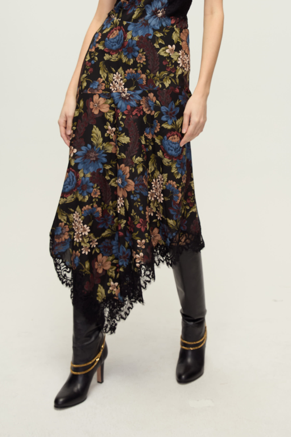 VERONICA BEARD | ROSEMARY SKIRT