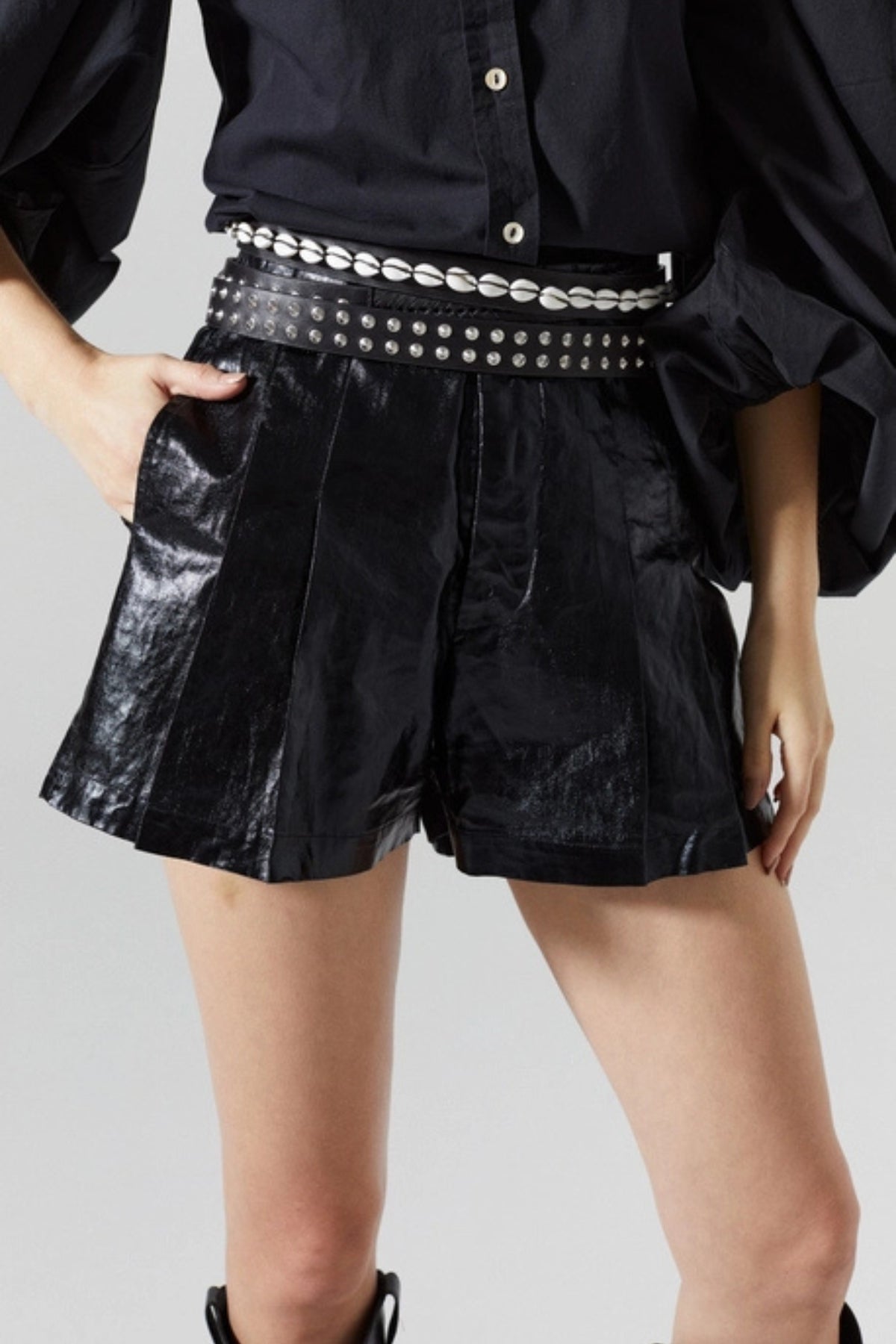 LANHTROPY | Frida Metallic Linen Shorts