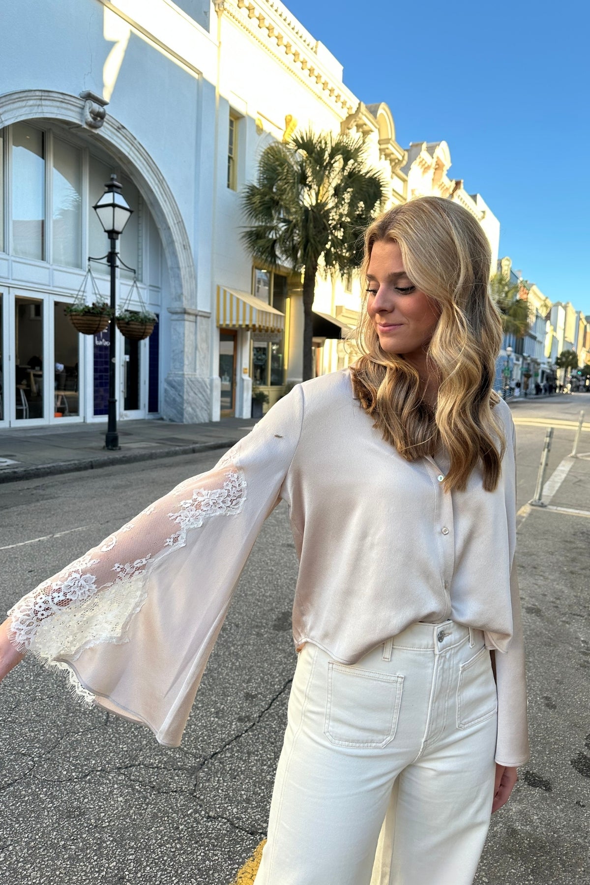 L'AGENCE | CAPRI LACE SLEEVE BLOUSE