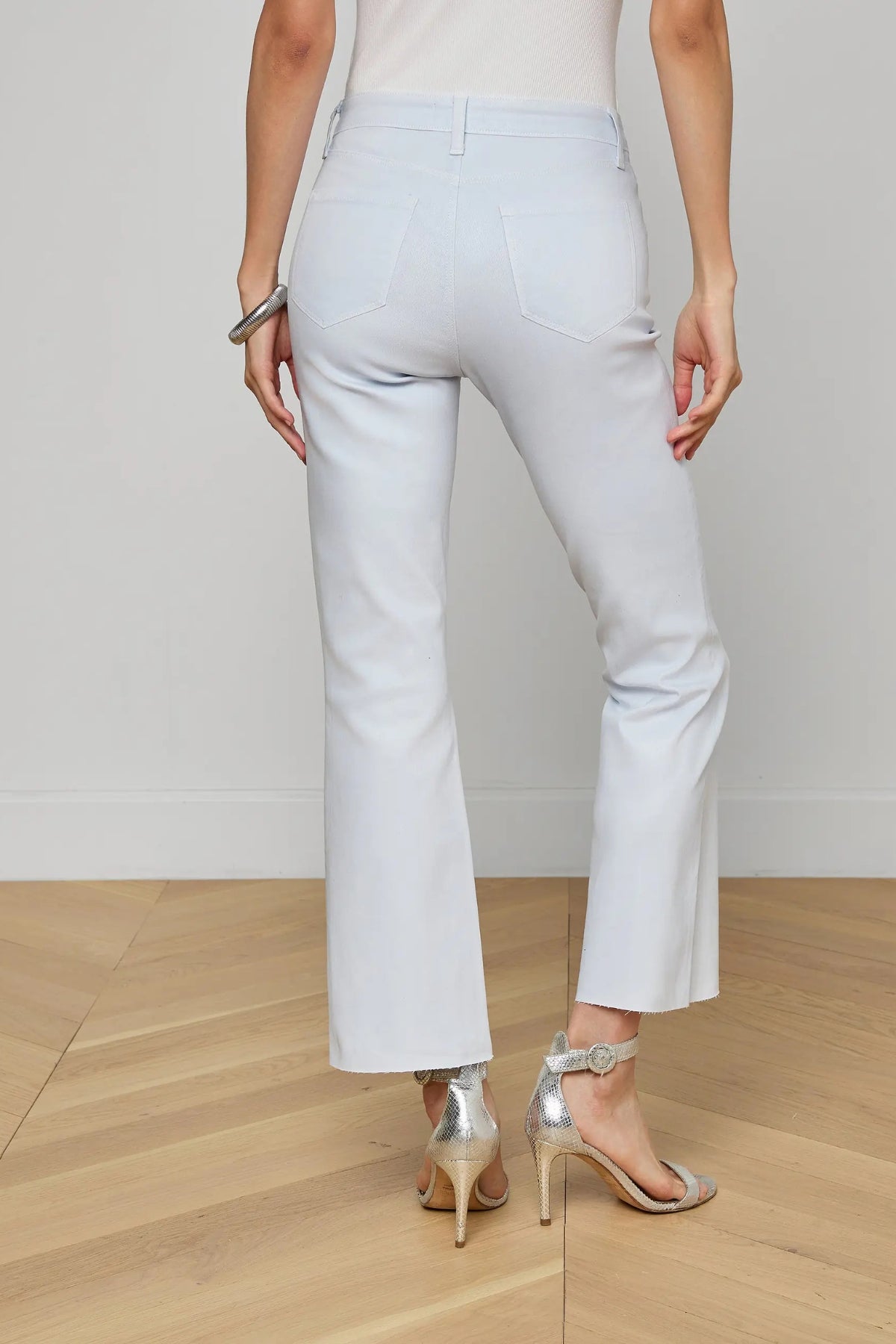 L'AGENCE | KENDRA CROP FLARE - MIST BLUE