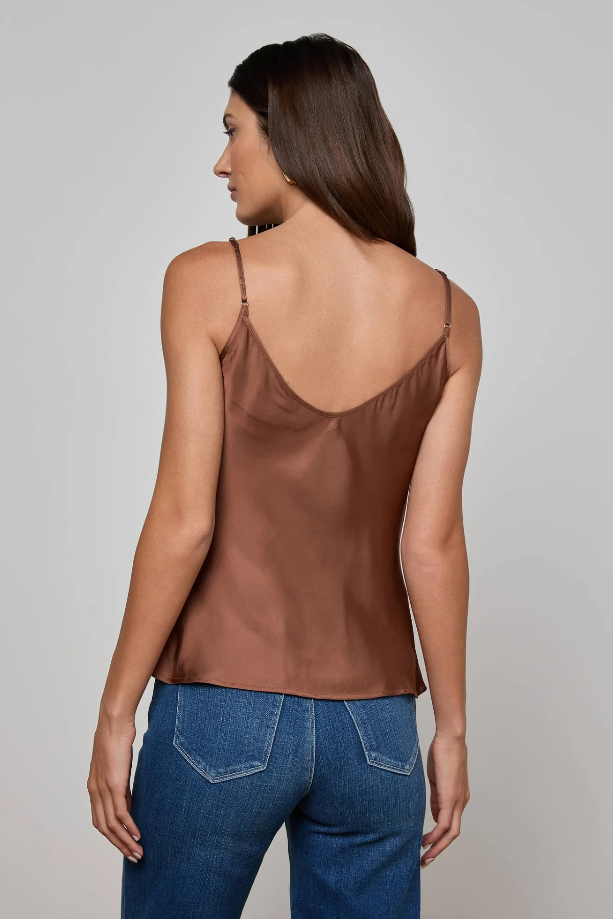 L’AGENCE | LEXI CAMISOLE- SEPIA