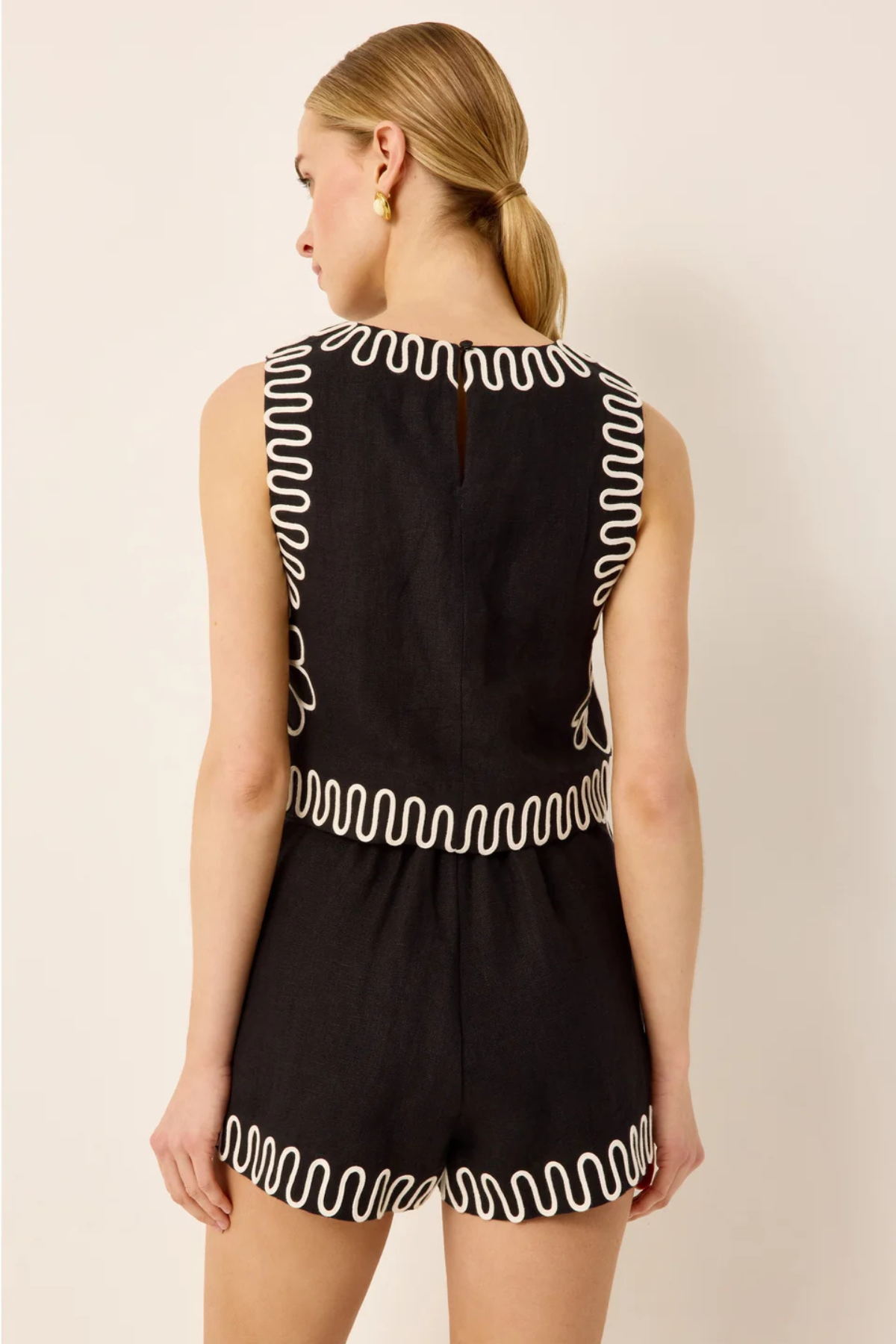 MARIE OLIVER | Blanche Short Outline