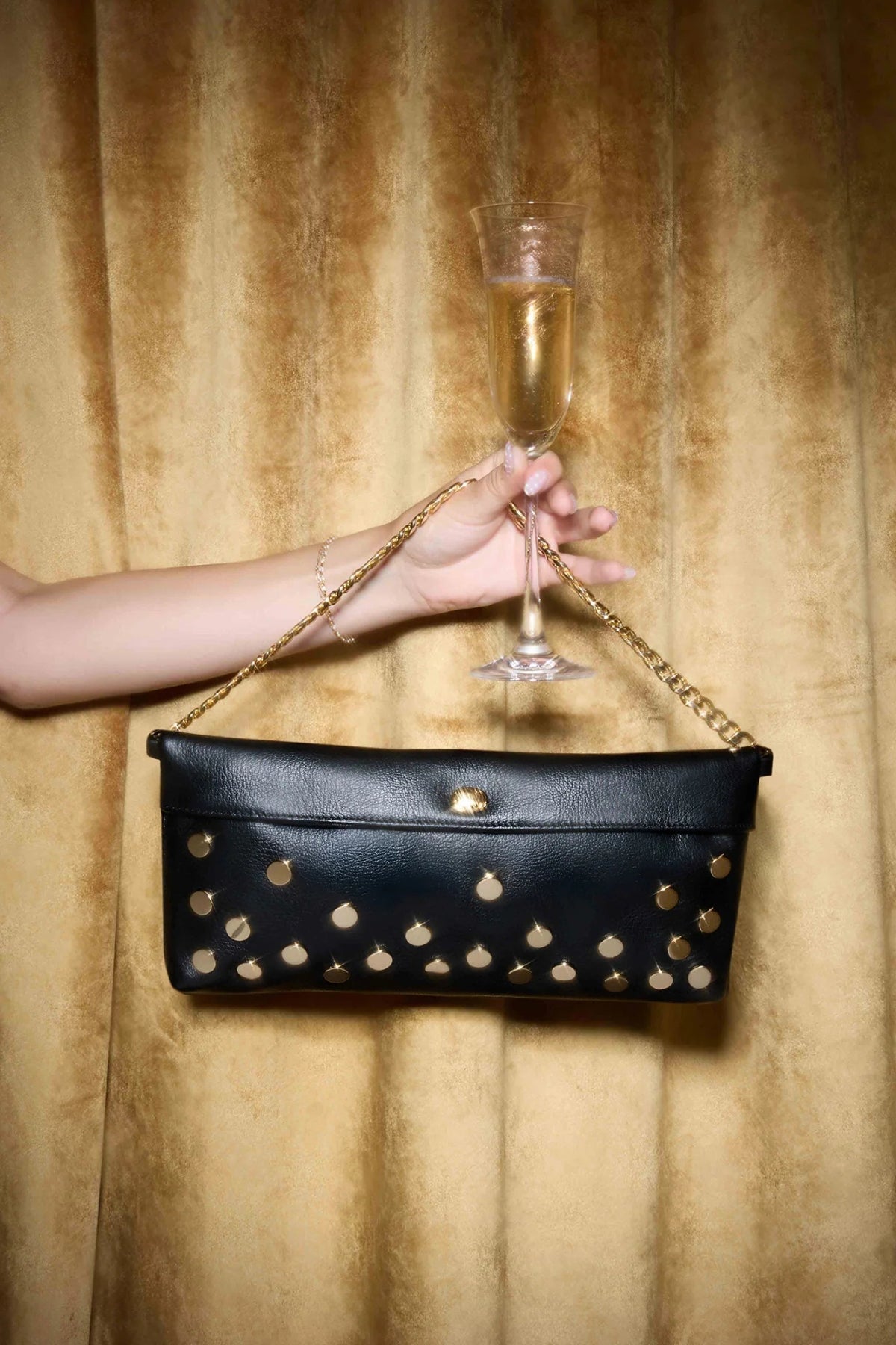 HAMMITT | Invitation Clutch Falling Rivets
