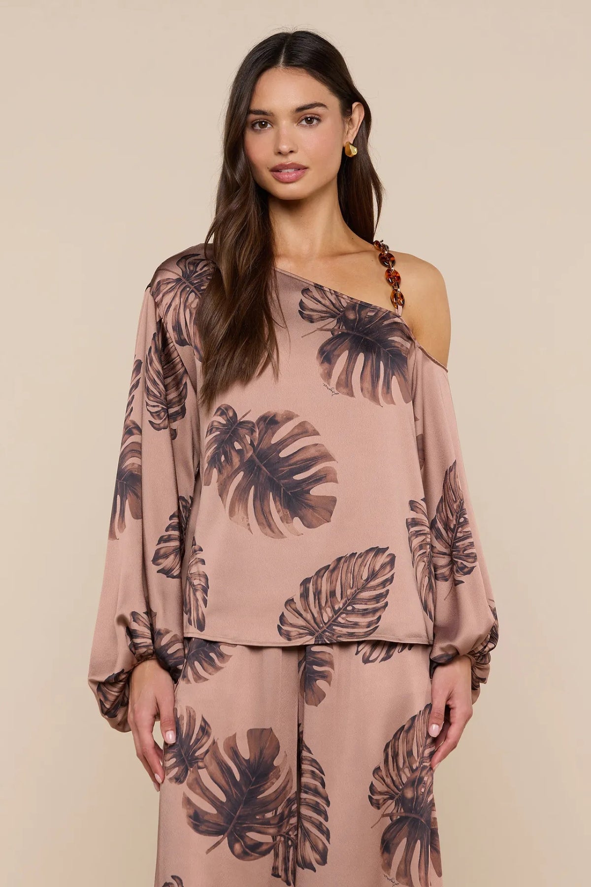 L’AGENCE | Asami One Shoulder Blouse