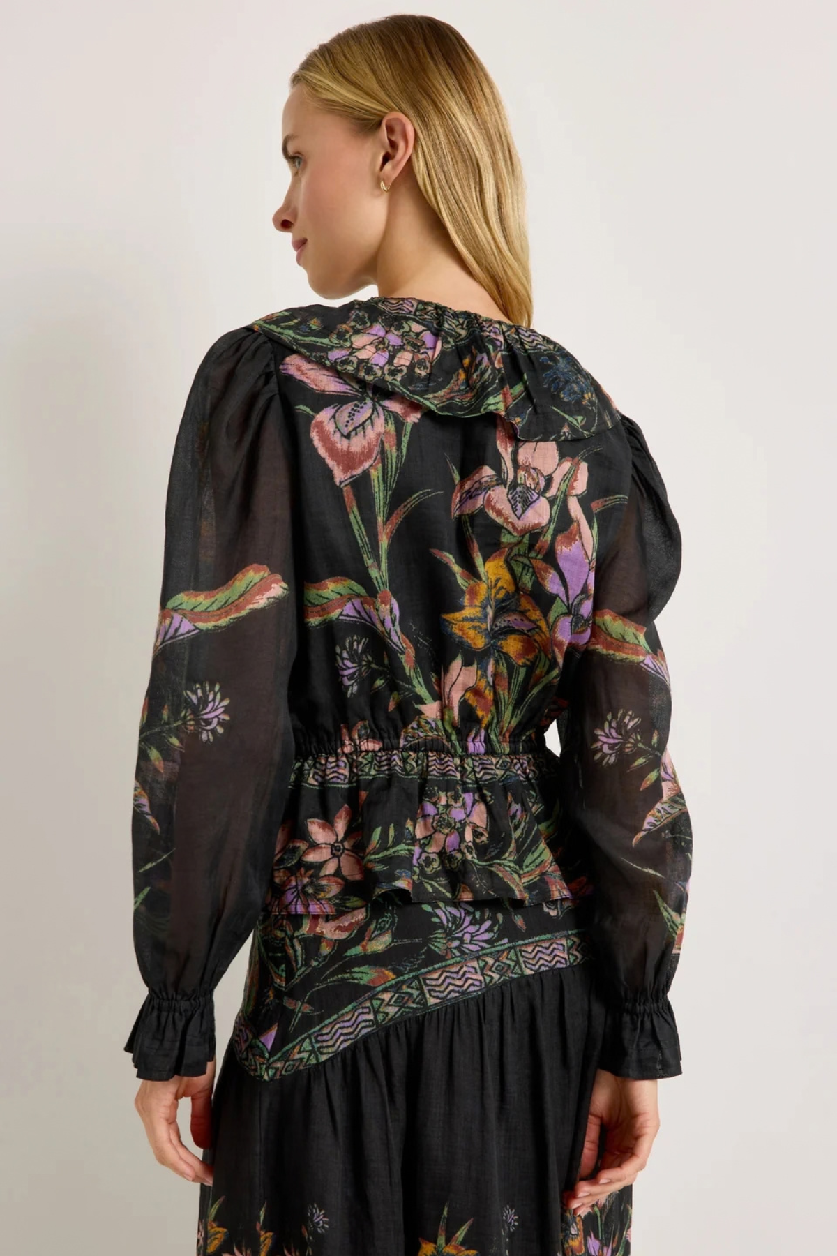 Marie Oliver | Blythe Top Nightshade