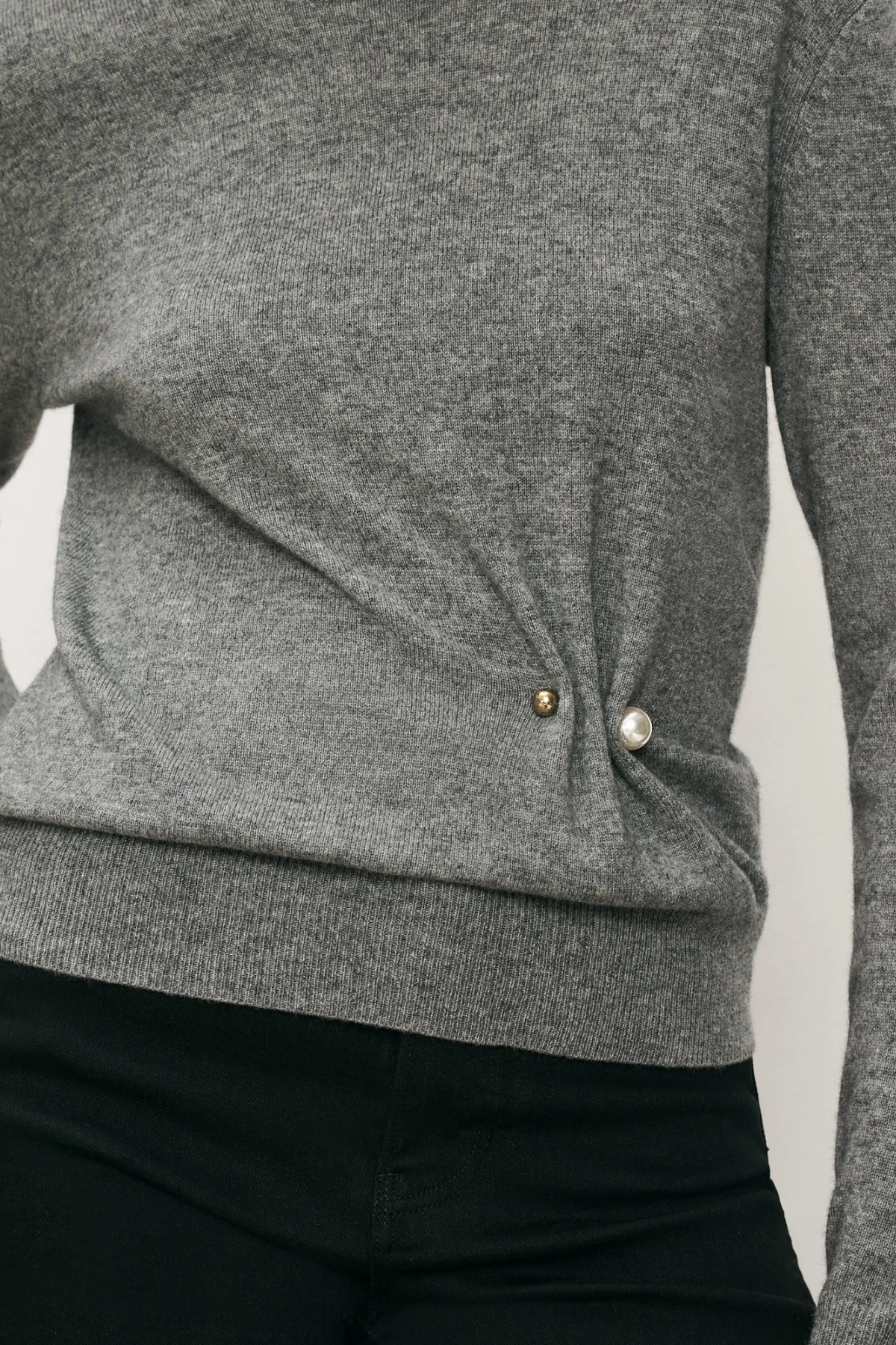VERONICA BEARD | FRANKIE PULLOVER W/ PEARL PIN