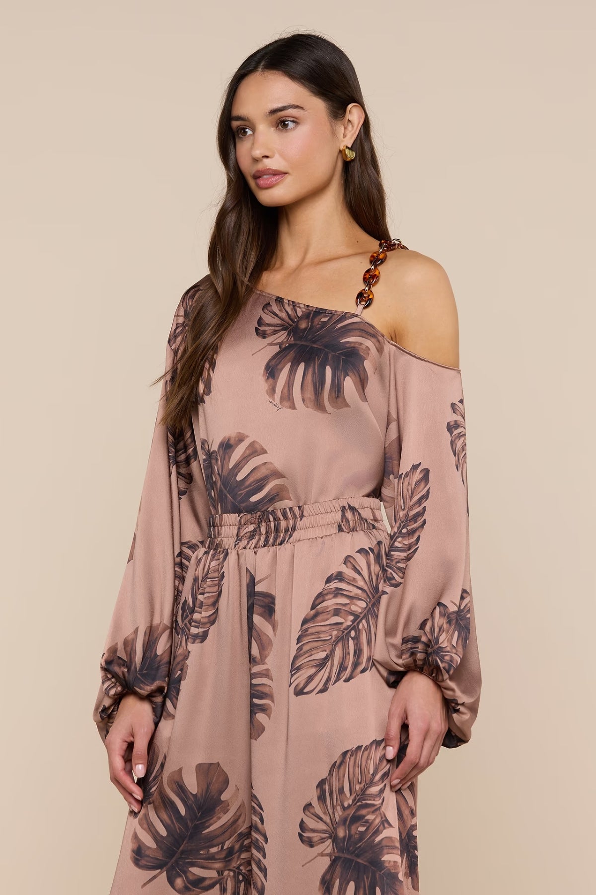 L’AGENCE | Asami One Shoulder Blouse