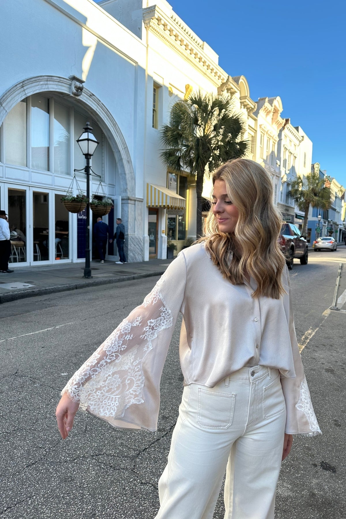 L'AGENCE | CAPRI LACE SLEEVE BLOUSE