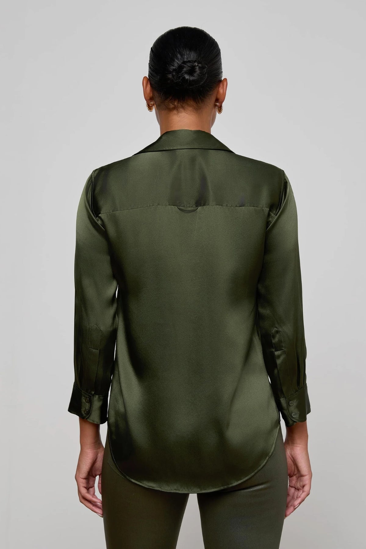 L'AGENCE | DANI BLOUSE - DEEP OLIVE