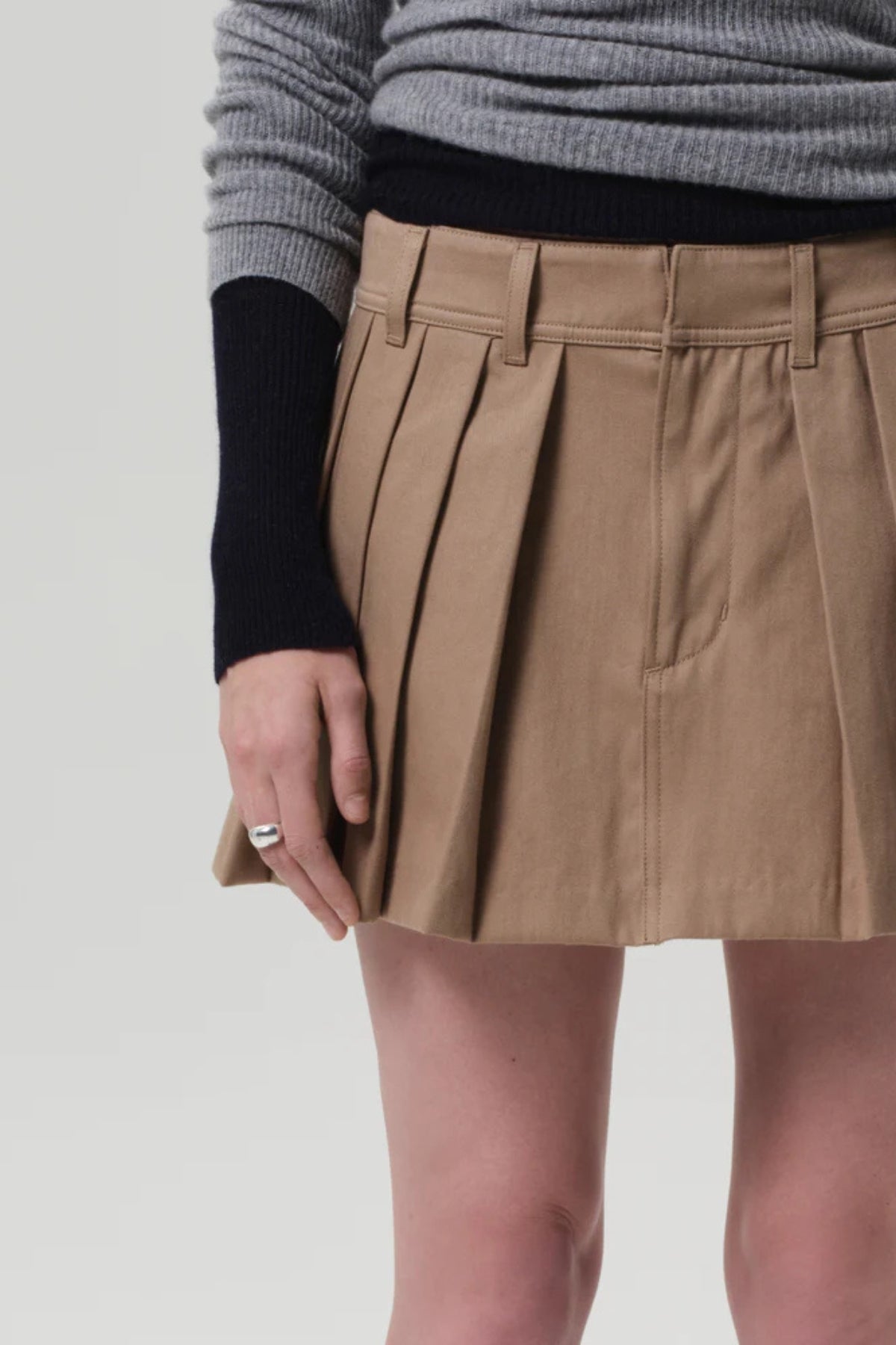 CITIZENS OF HUMANITY | Pleated Mini Skirt- Khaki